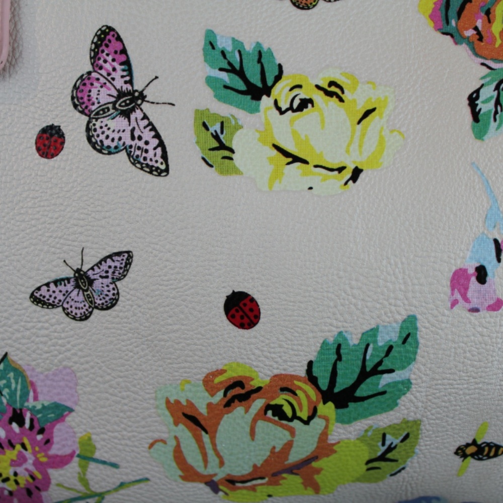 Betsey Johnson large floral print handbag - Picture 4 of 7